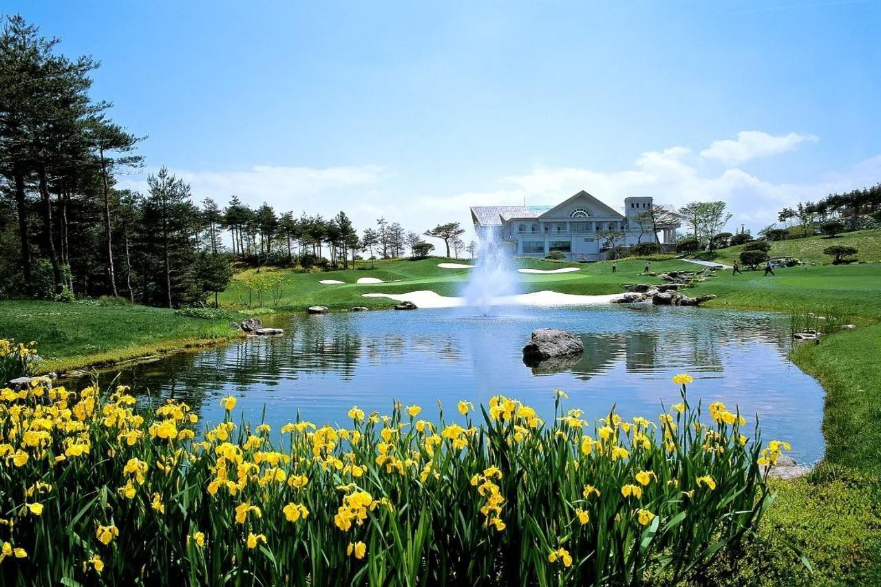 Pineridge Hotel Sokcho Buitenkant foto