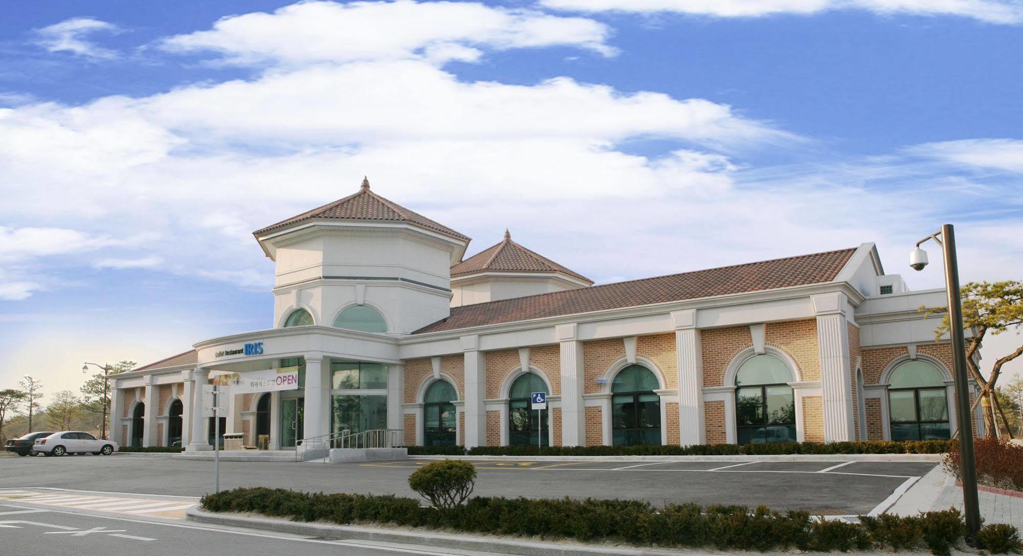 Pineridge Hotel Sokcho Buitenkant foto