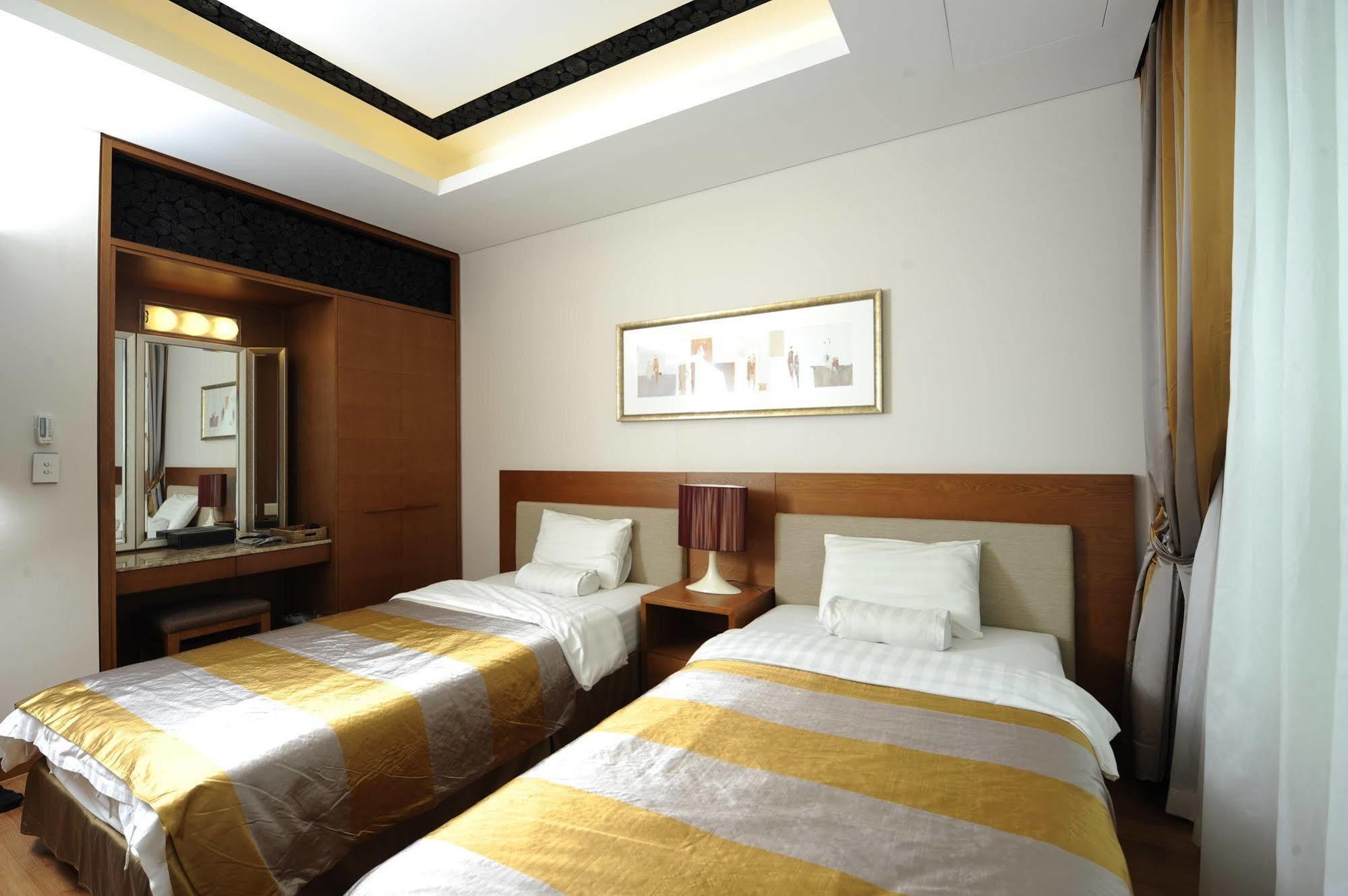 Pineridge Hotel Sokcho Buitenkant foto