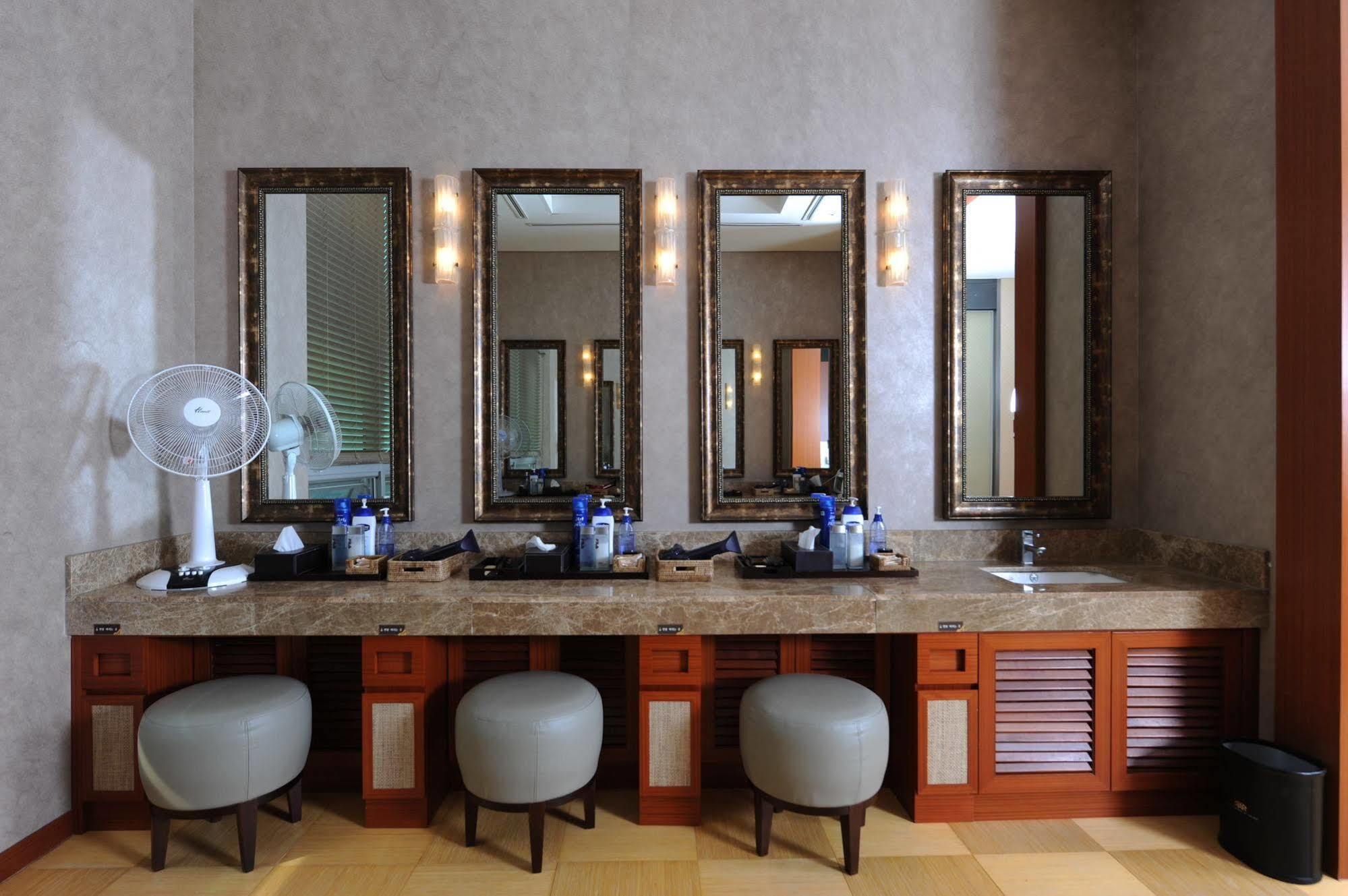 Pineridge Hotel Sokcho Buitenkant foto